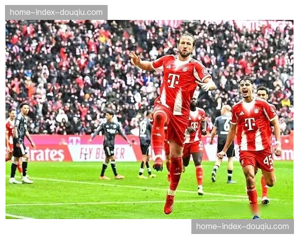 拜仁3-0领先险被追平,最后时刻防线连续犯错 拜仁3-0领先险被追平,最后时刻防线连续犯错