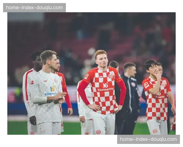 “足球与社区”项目启动，美因茨俱乐部联合当地学校开展青少年足球日