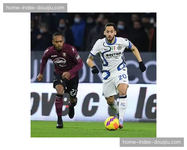 战术板解析：国际米兰对阵萨勒尼塔纳的第三个进球，源自五次连续的肋部传递